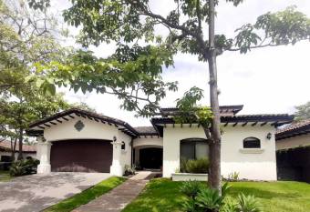 Se vende casa en Pozos Santa Ana 25-167