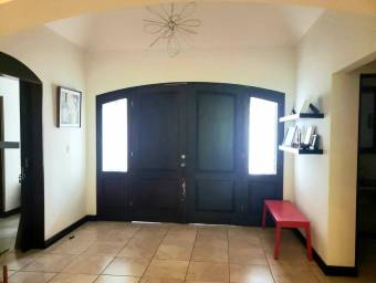 Se vende casa en Pozos Santa Ana 25-167