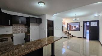 Alquiler de casa moderna con patio techado en Heredia #27-16 GS