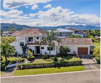 Venta casa de lujo con amplio terreno y seguridad #26-1434 GS