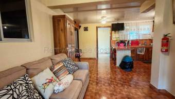 Venta de propiedad con 2 casas, zonas verdes y ruta principal #26-2266 GS
