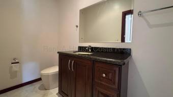 Se alquila apartamento en San Rafael Escazú 27-32