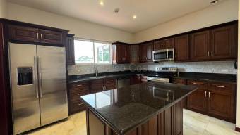 Se alquila apartamento en San Rafael Escazú 27-32