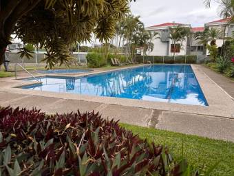 Venta de Apartamento de Dos Plantas en Condominio Villas Jade, Tibás. RAH 26-2235