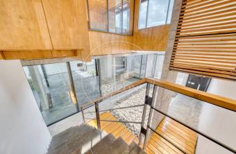 Casa de Lujo en Venta en Bosques de Altamonte Curridabat 3 Niveles con Apartamento Indepen