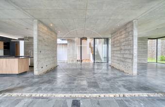 Casa de Lujo en Venta en Bosques de Altamonte Curridabat 3 Niveles con Apartamento Indepen