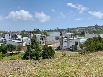 Venta de Lote en Condominio Rivera del Irazú-San Nicolás, Cartago.