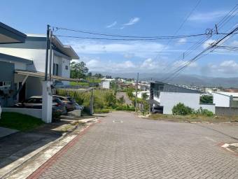 Venta de Lote en Condominio Rivera del Irazú-San Nicolás, Cartago.