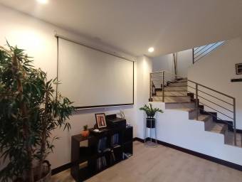 Se vende casa en Mata de Plátano Goicoechea 26-1348