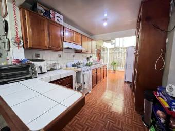 Venta  Casa de 2 niveles con dos viviendas en San Pablo de Heredia #27-42 GS