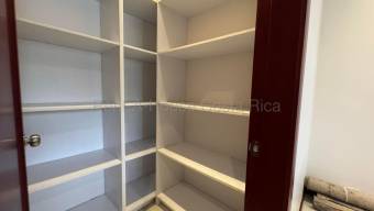 Alquiler de Apartamento AMUEBLADO en Escazú-San Rafael. RAH 27-32