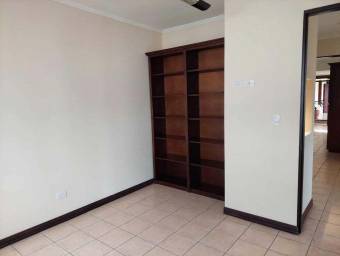 Se alquila casa en Santa Ana San José 27-49