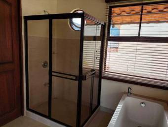 Se alquila casa en Santa Ana San José 27-49