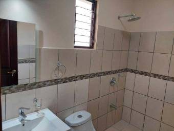 Se alquila casa en Santa Ana San José 27-49