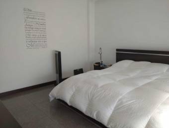 Se vende apartamento en Piedades Santa Ana 26-32