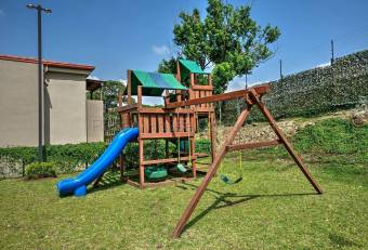 Se vende apartamento en Brasil Santa Ana 26-1696