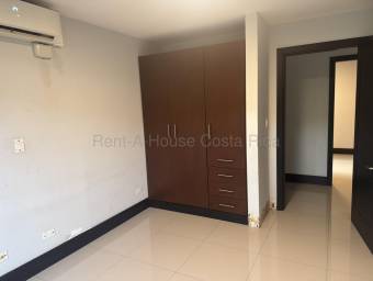 Se vende apartamento en Brasil Santa Ana 26-1696