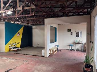 Lote con casa vieja a reparar Excelente ubicacion centro Lote con casa vieja a reparar Excelente ubicacion centro