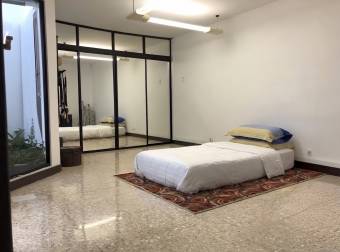 CORNER SINGLE-STORY HOUSE WITH INDEPENDENT APARTMENT FOR SALE IN MONTEALEGRE, ZAPOTE CORNER SINGLE-STORY HOUSE WITH INDEPENDENT APARTMENT FOR SALE IN MONTEALEGRE, ZAPOTE