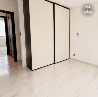 Casa Moderna en Alquiler con 3 Habitaciones en Suite en Santa Ana