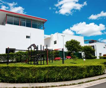 Bank-Owned Home for Sale in Tecknau Condominium, San Miguel de Santo Domingo, Heredia