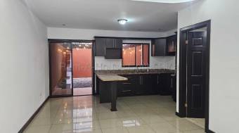 Alquiler  Casa moderna de 2 niveles con patio en Cartago #27-16 GS
