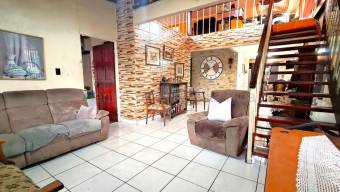 Venta de casa esquinera de 4 habitaciones con terraza #26-2265 GS