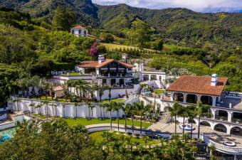 Venta de Majestuosas Casas en Escazú / Mls. 26-711 OFC JB