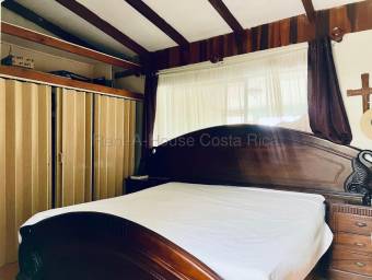 Venta de Casa  APTO en San Isidro de Heredia.