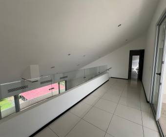 Penthouse for sale in Vereda del Río Condominium, Santa Ana, San José. Bank-owned property. Penthouse for sale in Vereda del Río Condominium, Santa Ana, San José. Bank-owned property.