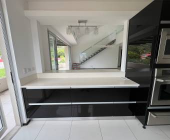 Penthouse for sale in Vereda del Río Condominium, Santa Ana, San José. Bank-owned property. Penthouse for sale in Vereda del Río Condominium, Santa Ana, San José. Bank-owned property.
