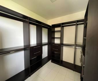 Penthouse for sale in Vereda del Río Condominium, Santa Ana, San José. Bank-owned property. Penthouse for sale in Vereda del Río Condominium, Santa Ana, San José. Bank-owned property.