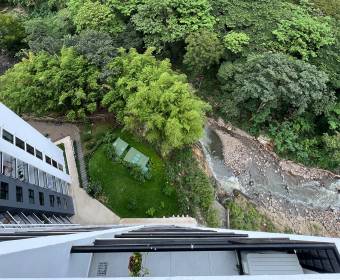 Apartamento de 1 habitación a la venta en condominio Núcleo Sabana. Bien adjudicado bancario