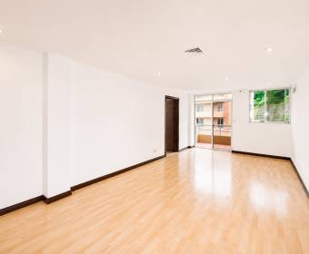 Penthouse de un nivel en venta en Condominio Valle Arriba, San Rafael de Escazú. Remate bancario