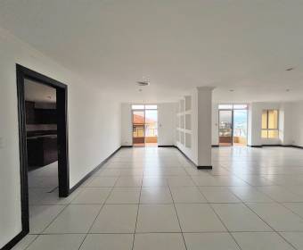 Penthouse de un nivel en venta en Condominio Valle Arriba, San Rafael de Escazú. Remate bancario