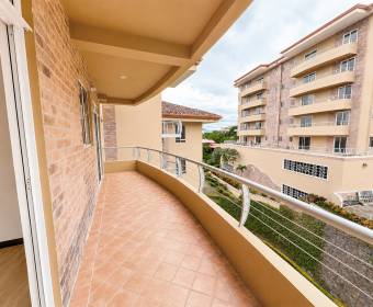 Penthouse de un nivel en venta en Condominio Valle Arriba, San Rafael de Escazú. Remate bancario