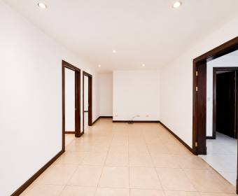 Penthouse de un nivel en venta en Condominio Valle Arriba, San Rafael de Escazú. Remate bancario