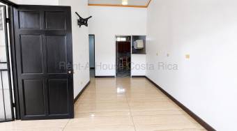 Venta  Casa en condominio con mezzanine y seguridad en Agua Caliente de Cartago #26-2270 GS