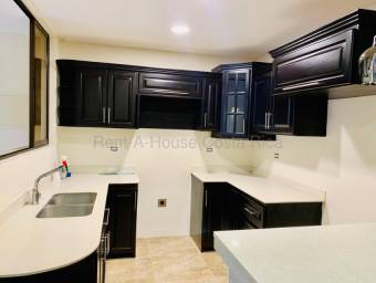 Venta de Casa con 2 Apartamentos en San Diego, La Unión. RAH 27-78