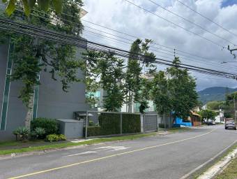 Venta de Estupendo Apartamento en Escazú / Mls. 26-728 OFC JB