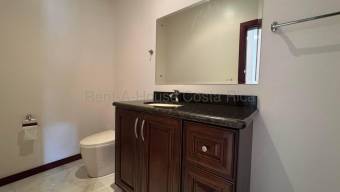 Alquiler de Apartamento AMUEBLADO en Escazú-San Rafael. RAH 27-32