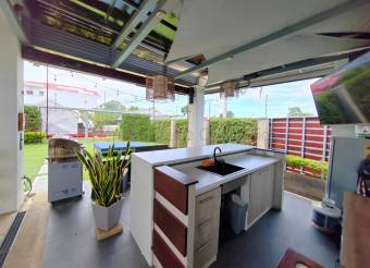 Se vende casa en San Pedro Montes de Oca 27-71