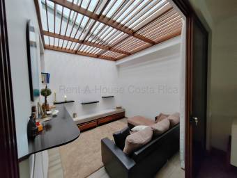 Se vende casa en San Pedro Montes de Oca 27-71
