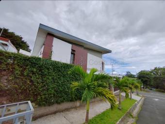 Se vende casa en San Pedro Montes de Oca 27-71