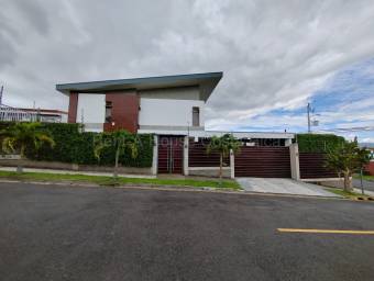 Se vende casa en San Pedro Montes de Oca 27-71
