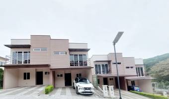 Venta casa con terraza y patio Ciudad Colón