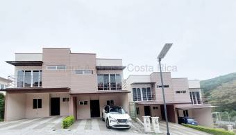 Se vende casa en Colón Mora 27-79