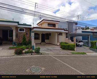 Bella Casa en el Condominio Lomas de Montes de Oca