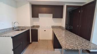 Venta  Apartamento de 1 habitación con amenidades en Heredia #27-31 GS