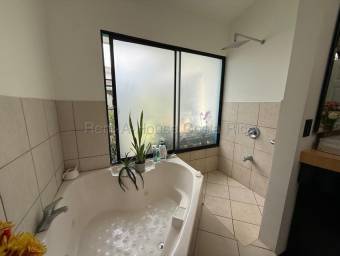  Venta de Casa en Residencial Altos de Omega-La Unión, San Diego. RAH 27-85
